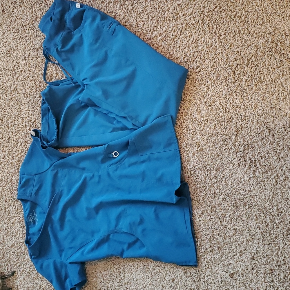 Cherokee infinity small tall pants ans small top. EUC.
